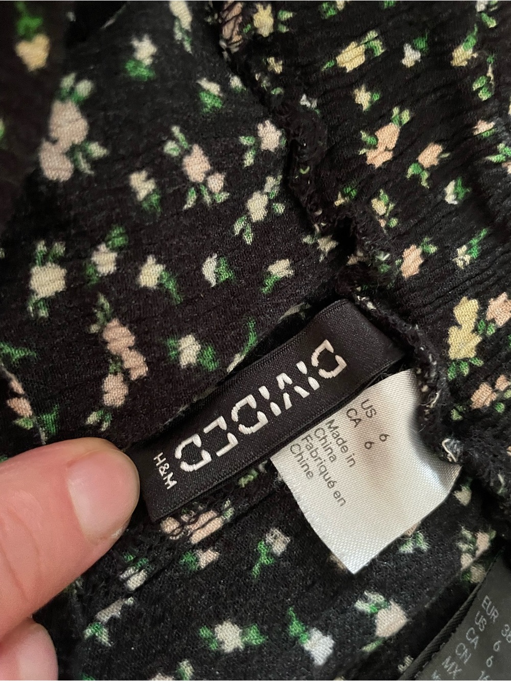 Divided by H&M Black Floral Women Shorts - Picture 3 of 6